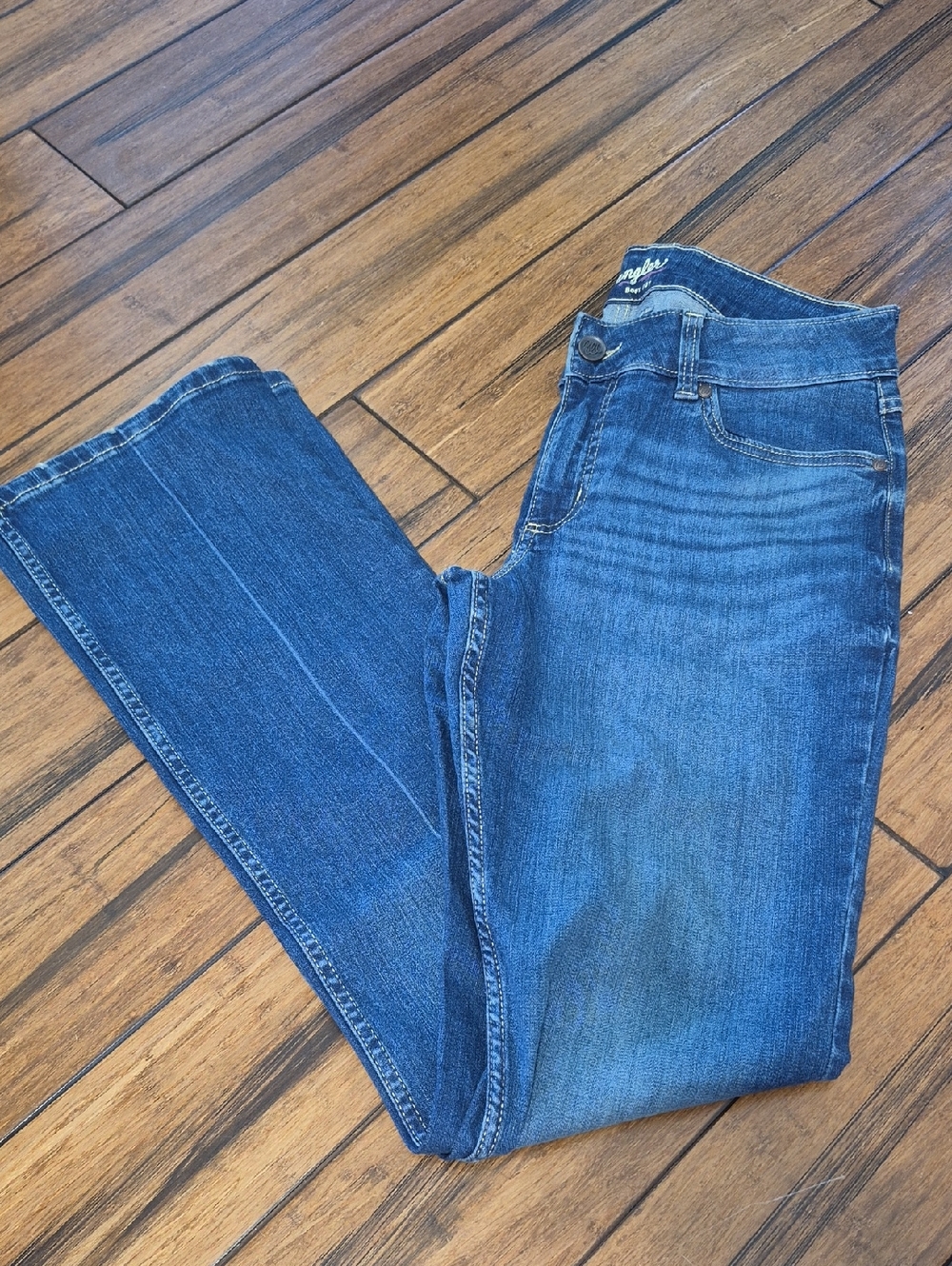 Women’s Boot Cut Jeans in Blue